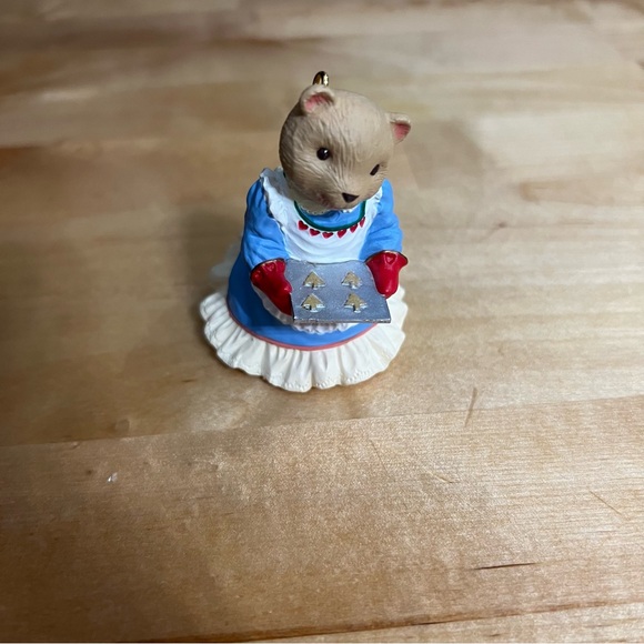 Vintage 1993 Hallmark Keepsake Ornaments The Bearingers Lot of 4 Family Bears - Picture 2 of 10